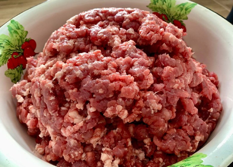 Мясной фарш в посуде