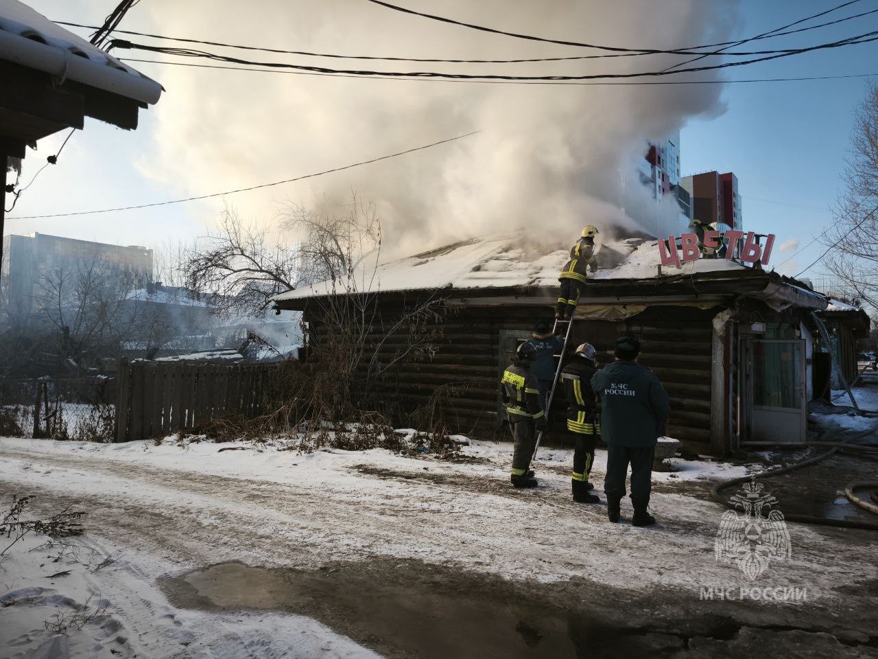 Пожар в павильоне в центре Красноярска