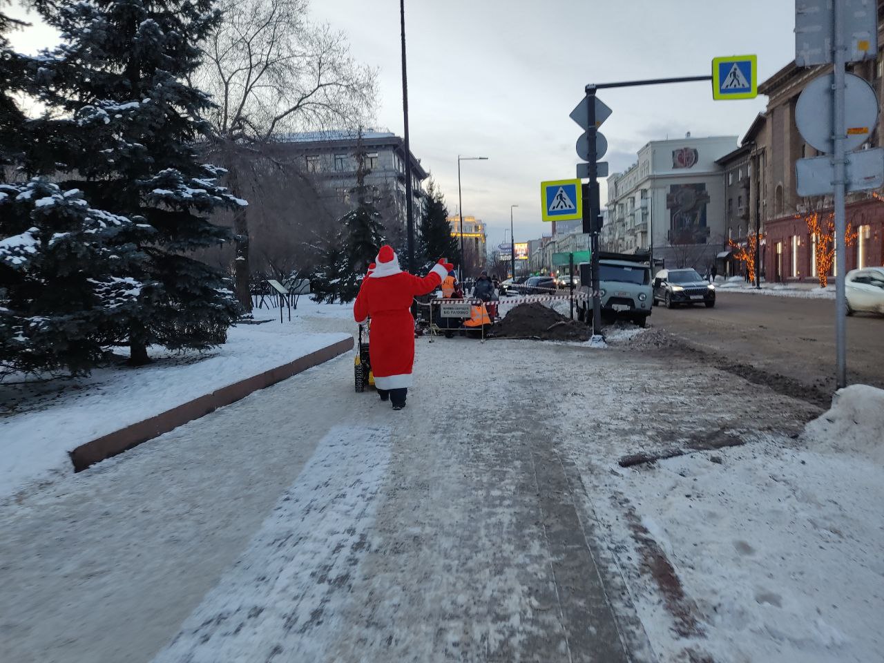 Деды Морозы на Мира