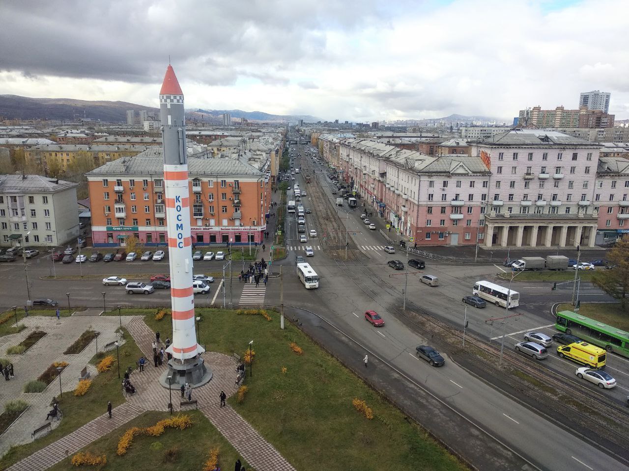 Площадь у СибГУ