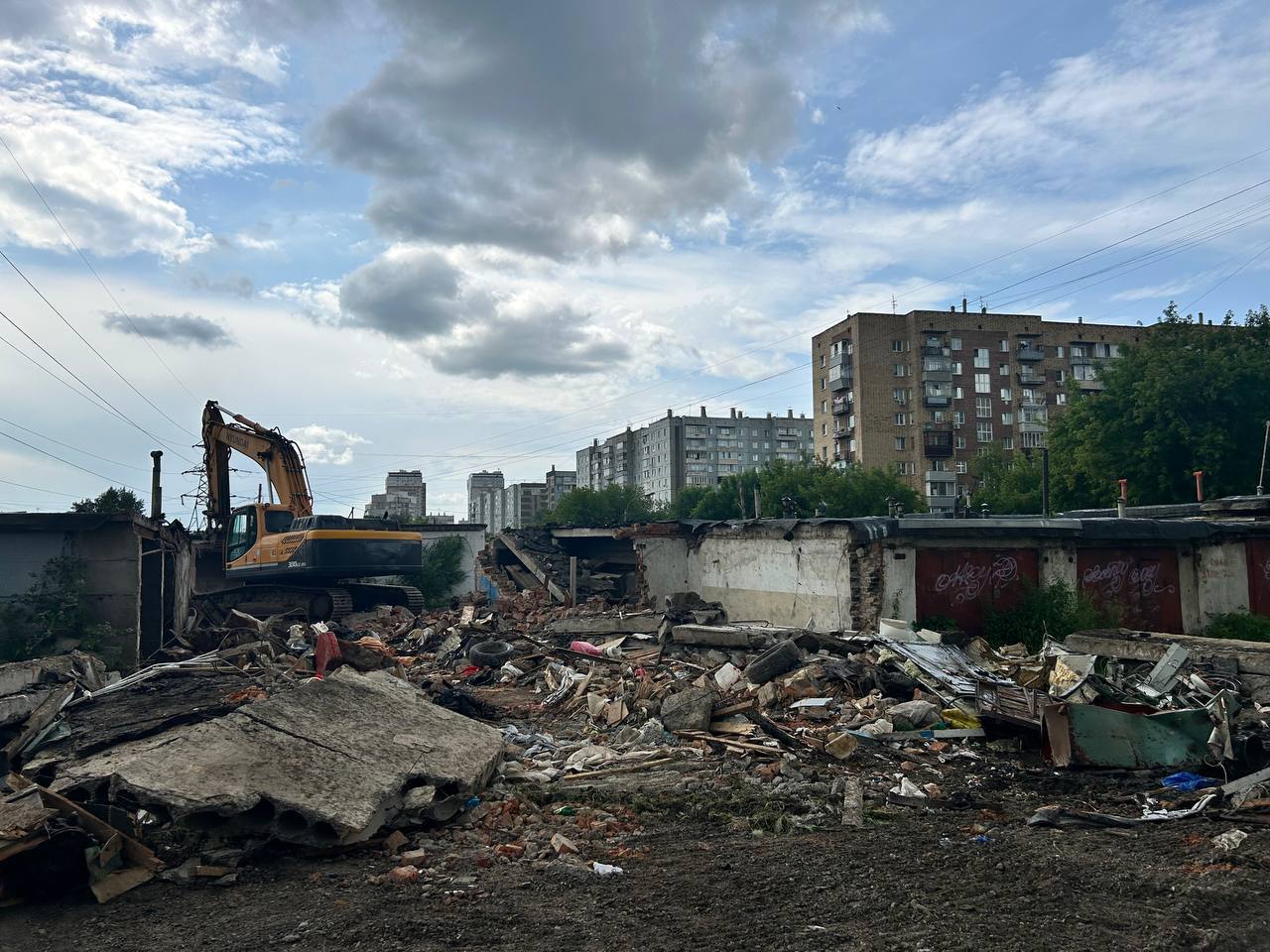 Снос гаражей на Гладкова