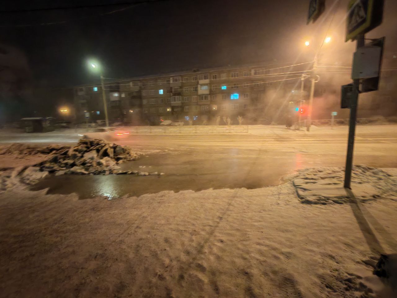 Порыв коммуникаций на Железнодорожников