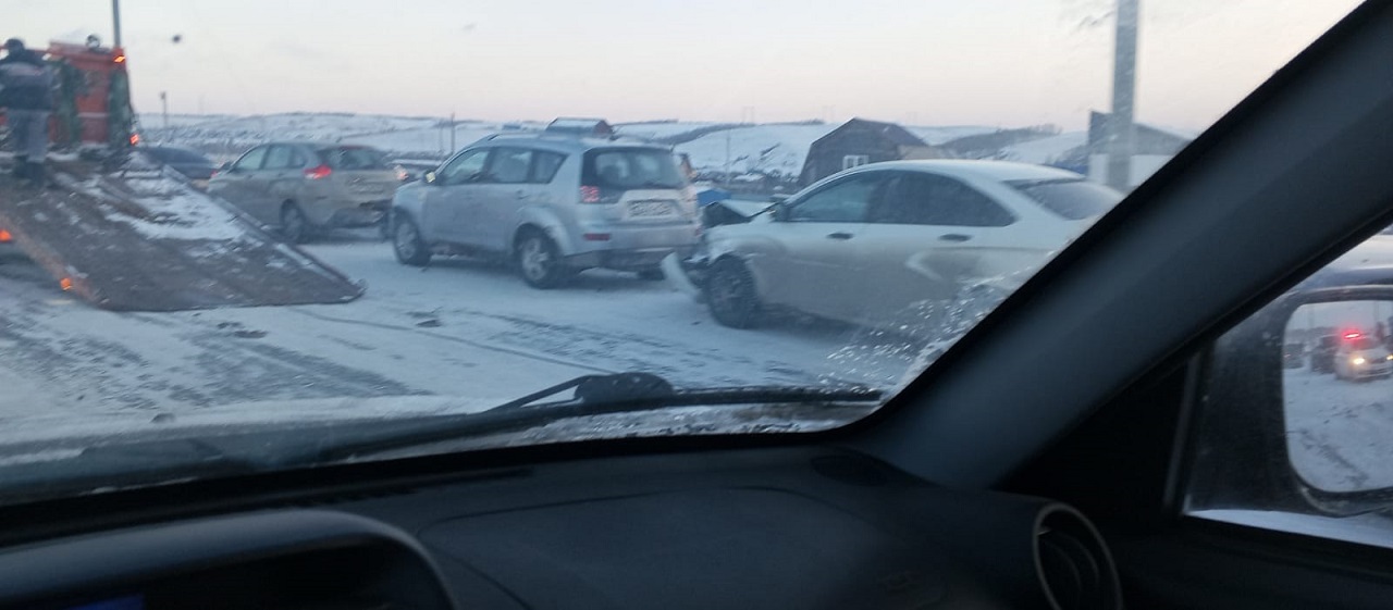 Авария на трассе в Емельяново