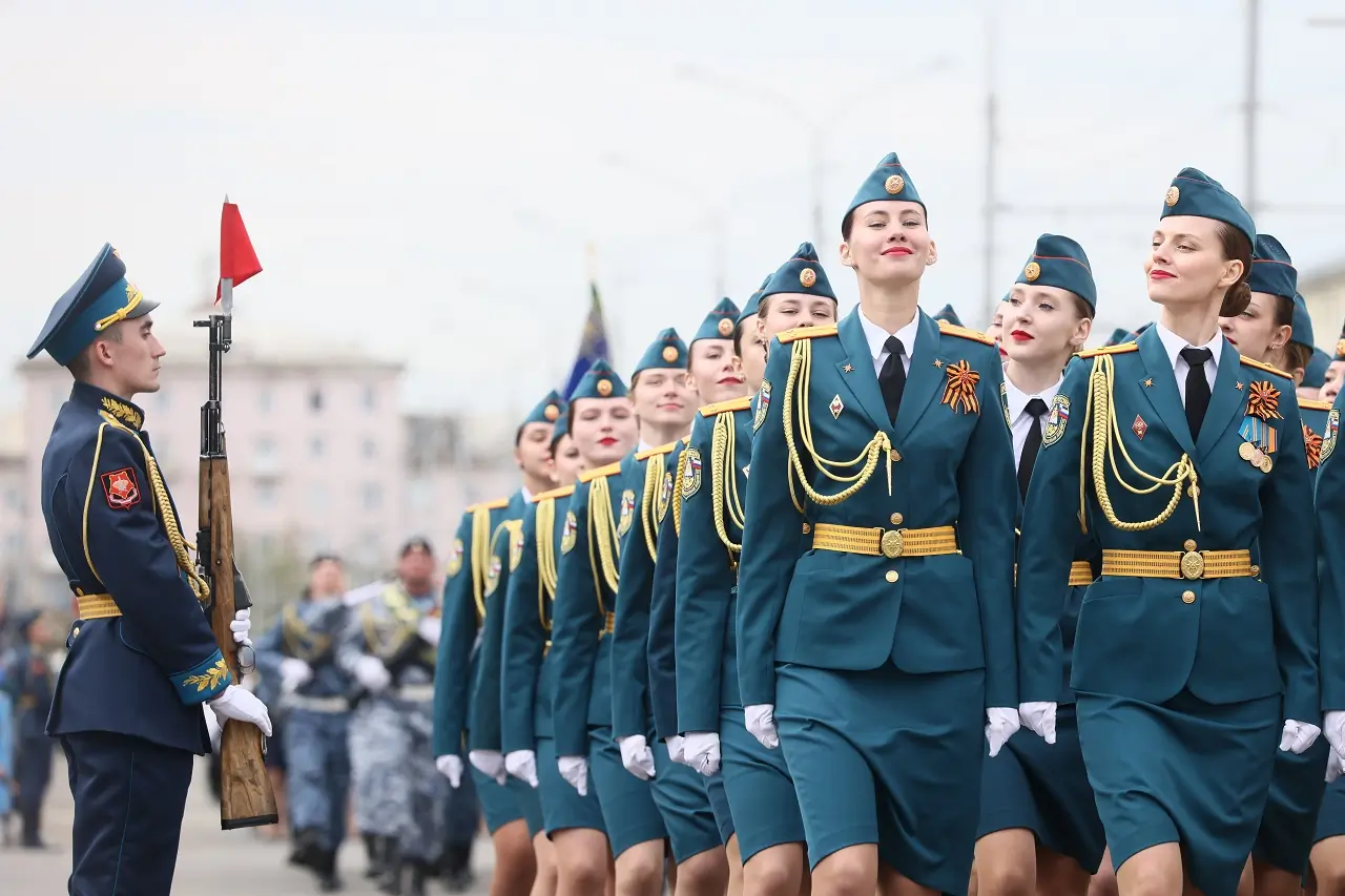 Торжественное шествие в День Победы