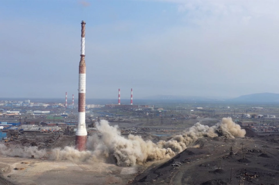 Труба Никелевого завода до взрыва