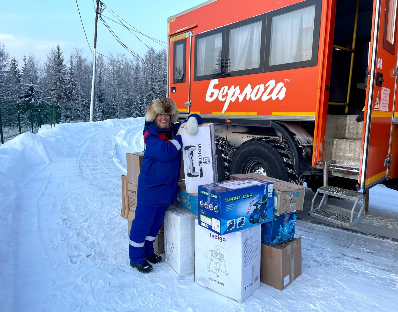 Нефтяники приехали с подарками