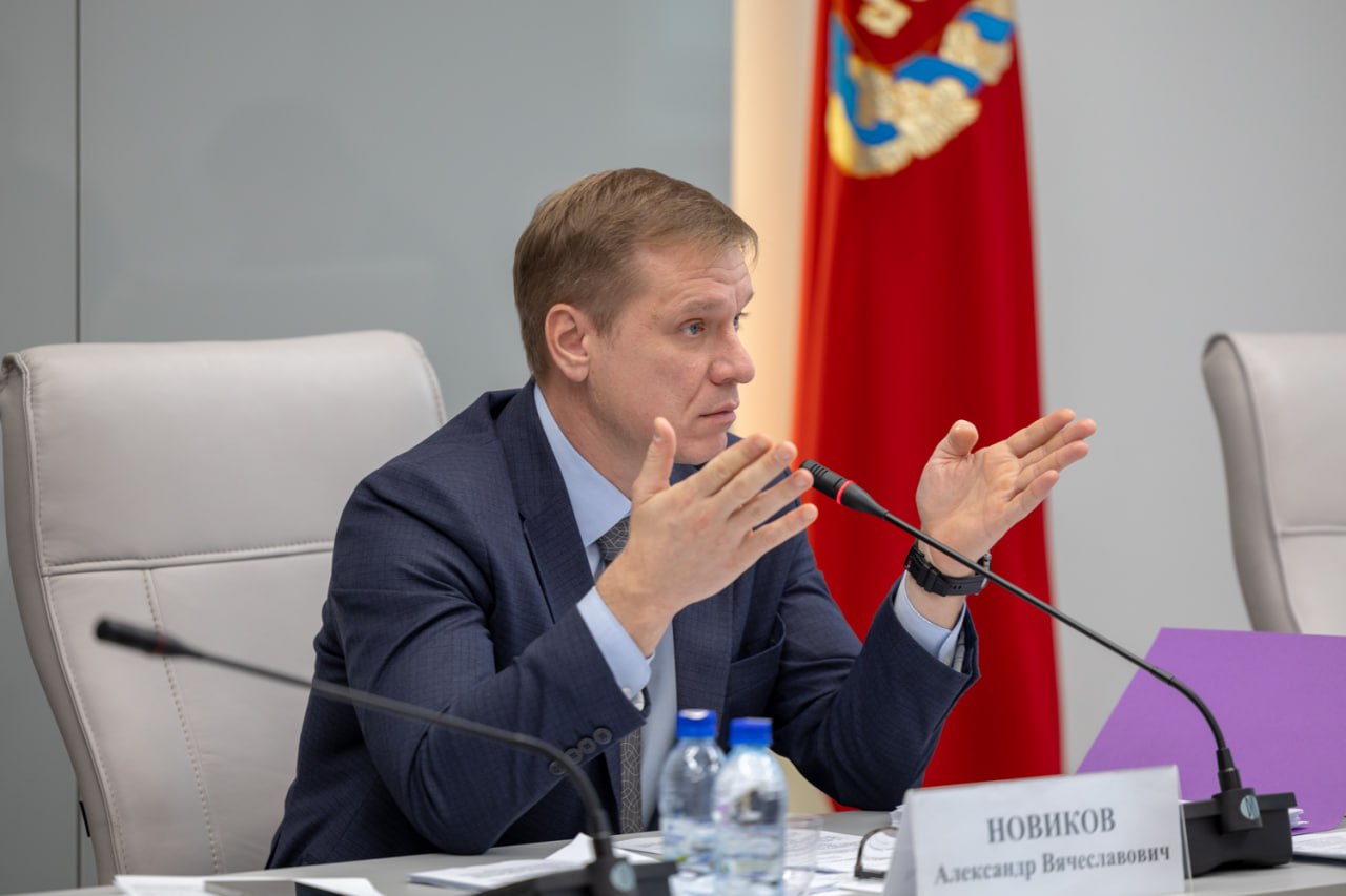 Депутат Александр Новиков