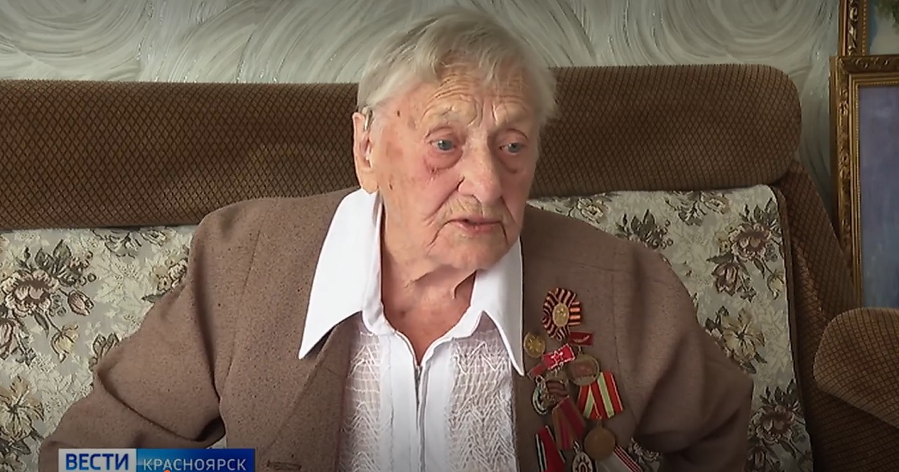 100-летняя ветеран ВОВ из Красноярского края обвинила сиделку в присвоении квартиры