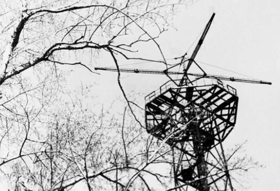 Парашютная вышка на острове Отдыха в 1970-е