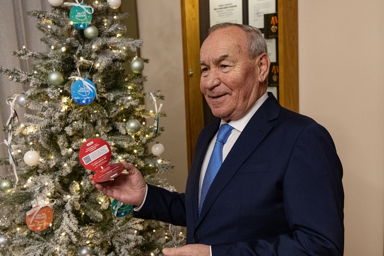 Депутат Владимир Чащин