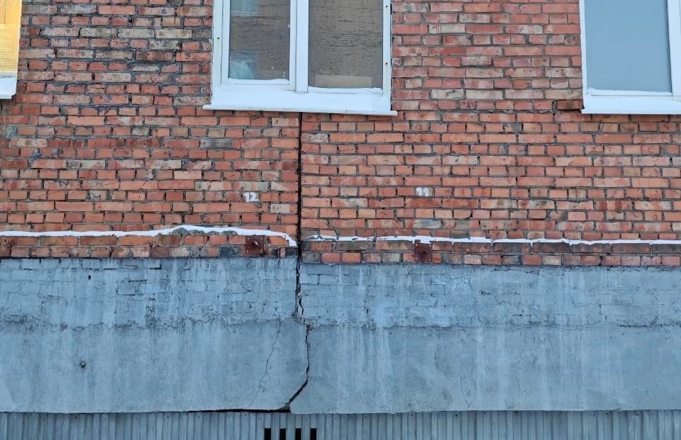 Норильск дом трещина