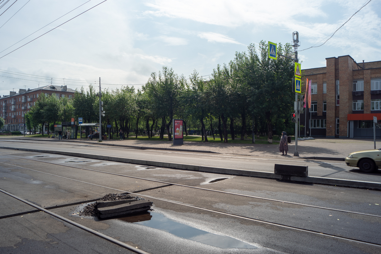 Сейчас отремонтирована только половина Красраба. Старые рельсы в направлении КрасТЭЦ остались