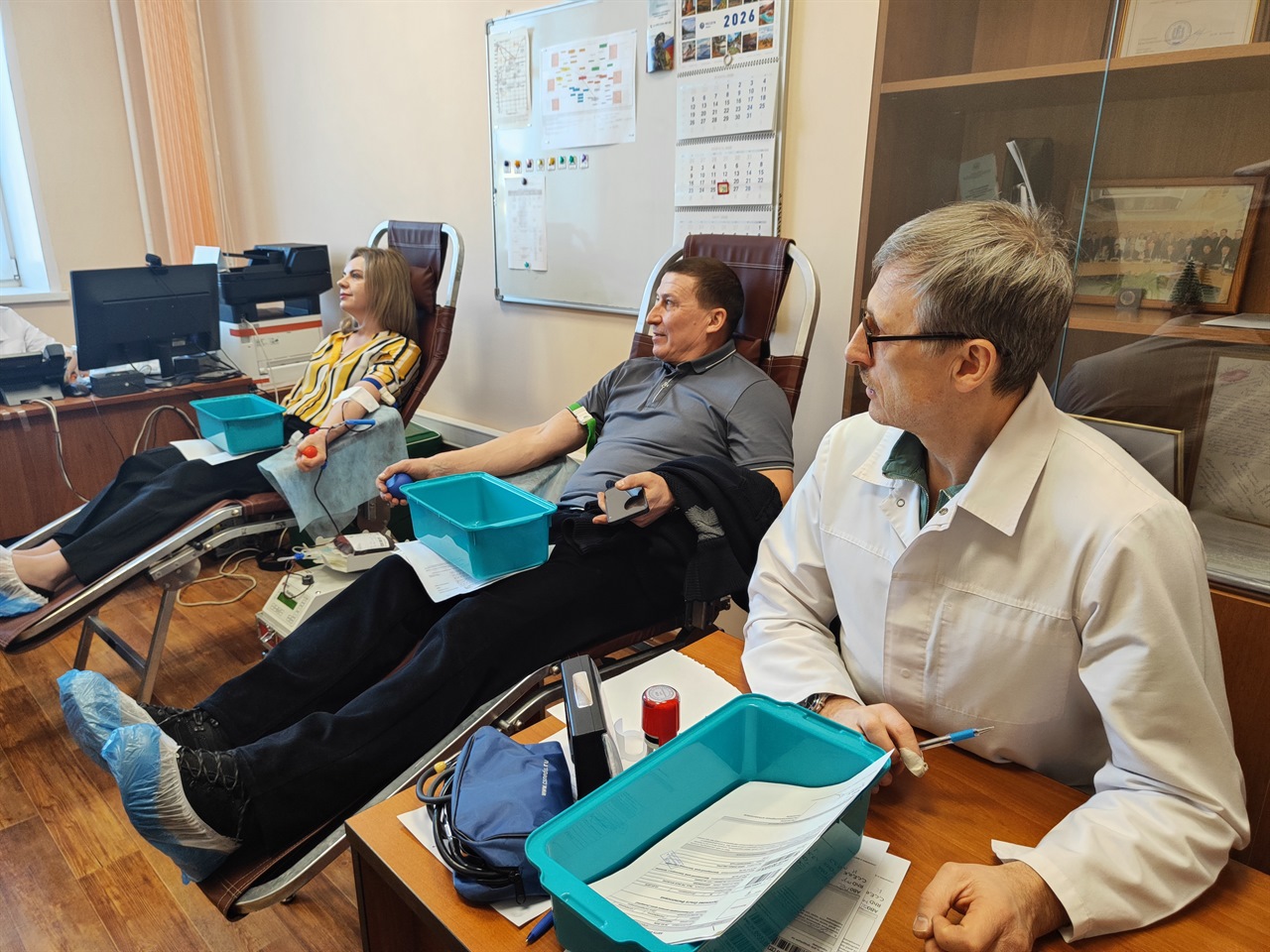 Красноярские энергетики Красноярскэнерго сдают кровь