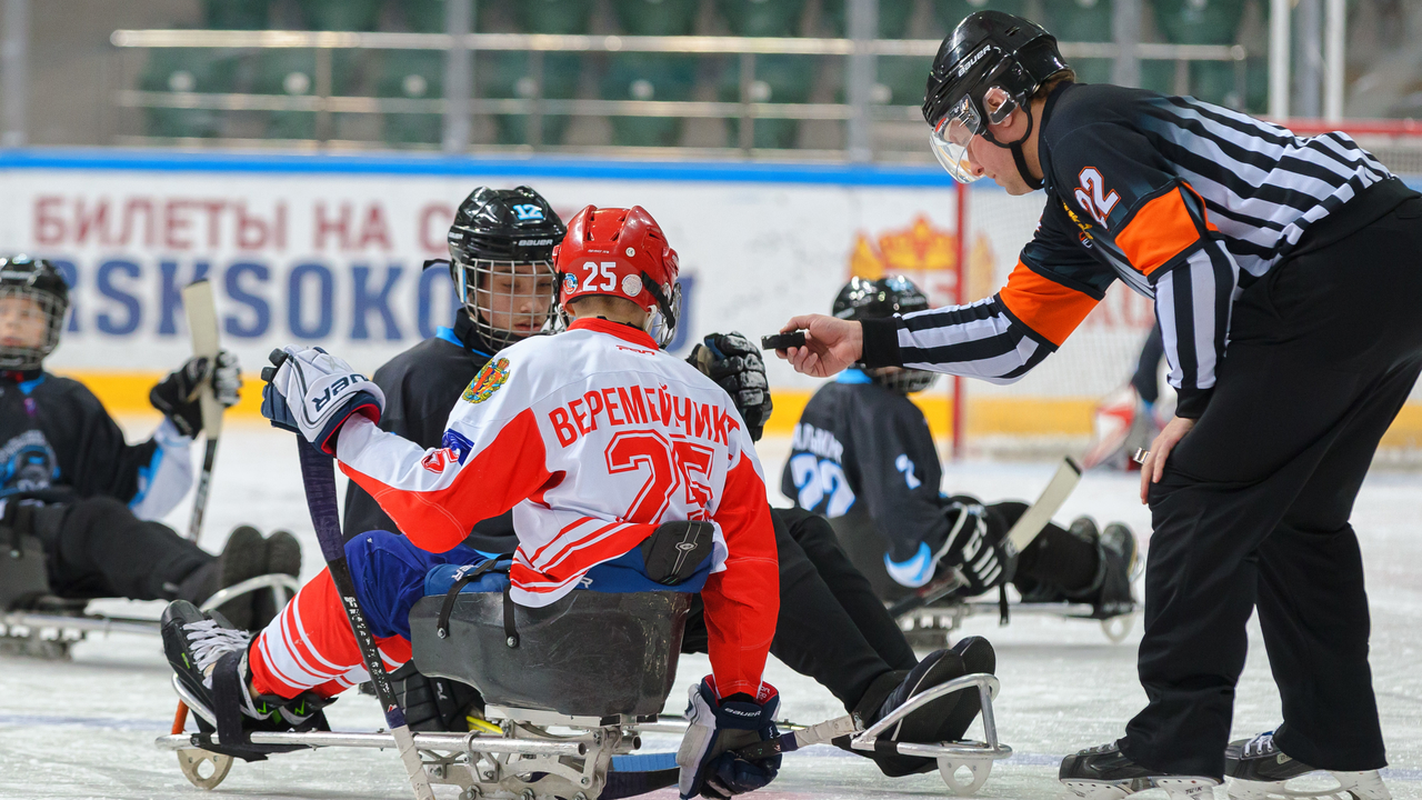 «РН-Ванкор» поддержал турнир по следж-хоккею «Енисейский лед»