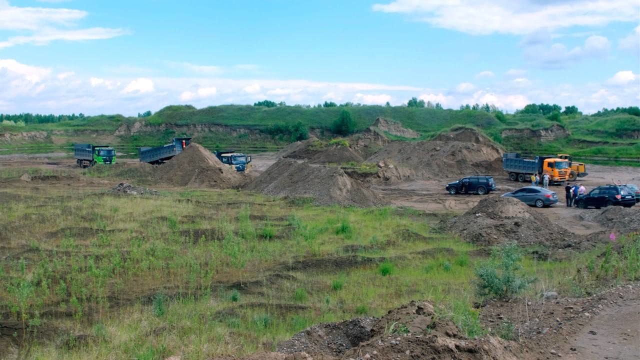 Под Красноярском организовали незаконный карьер