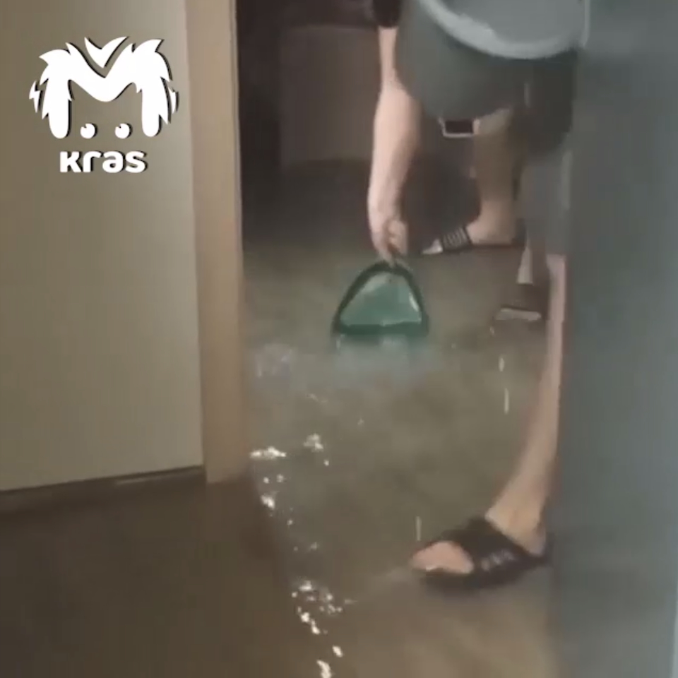 Общежитие красноярского СФУ затопило водой