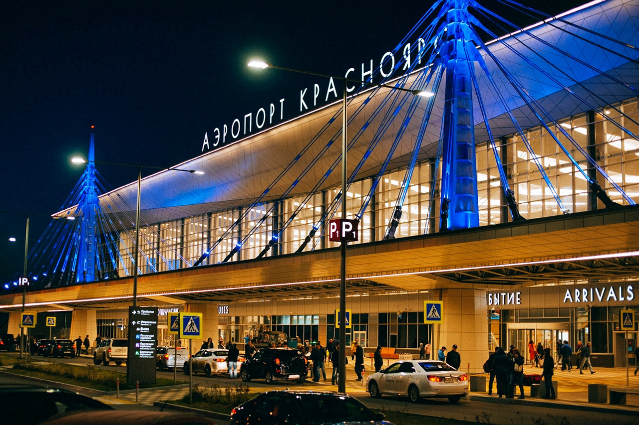 Аэропот Красноярск новый терминал ночью