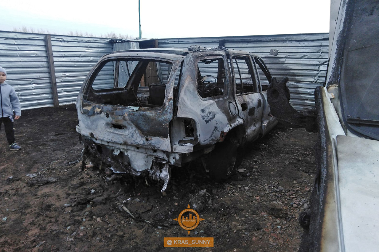 Сгоревший автомобиль в Солнечном Красноярск