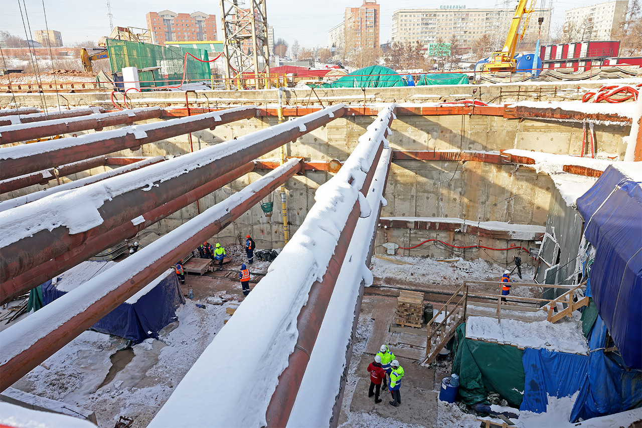 Котлован на Высотной