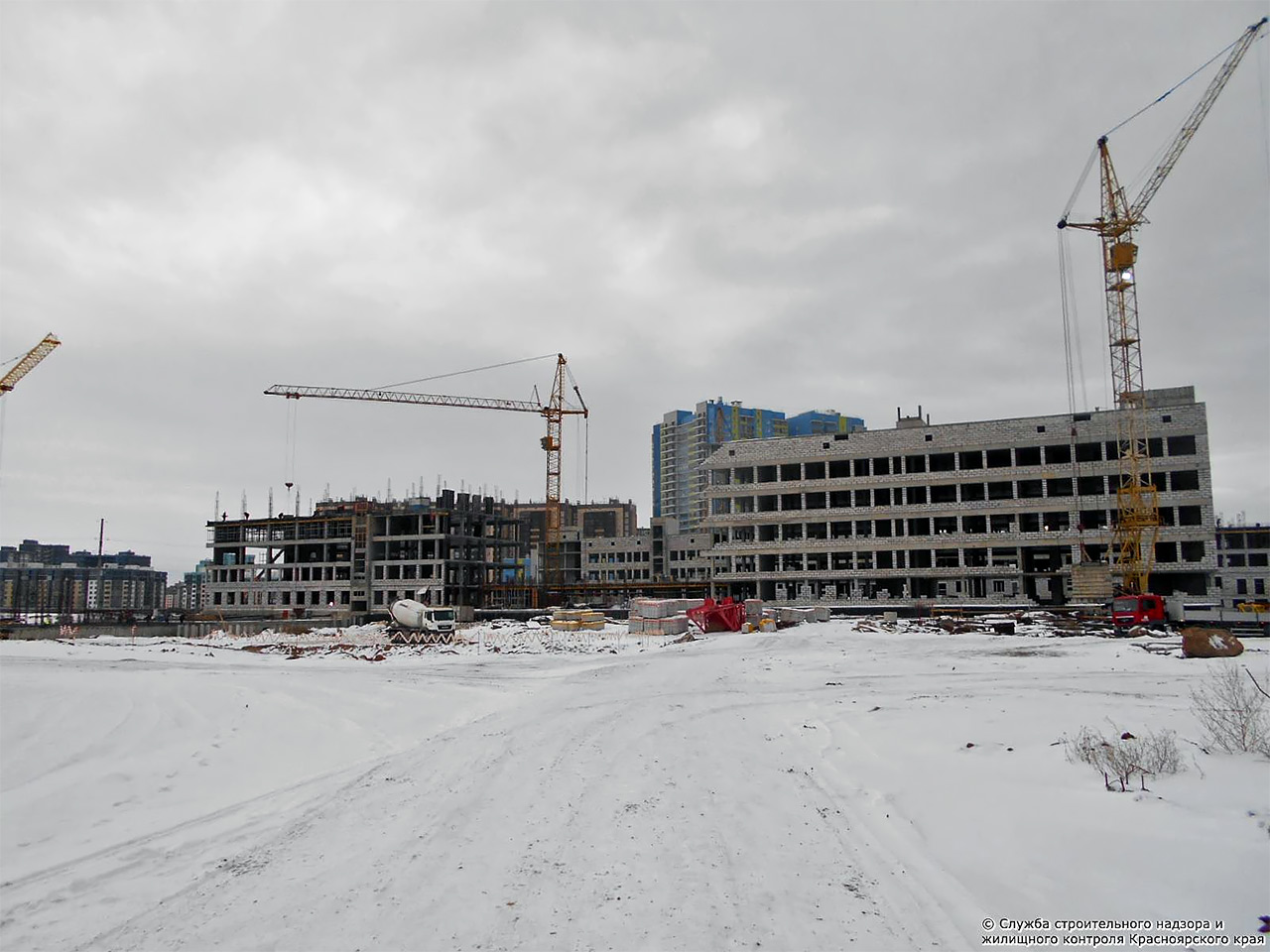 Многопрофильная детская больница в Красноярске, стройка зима