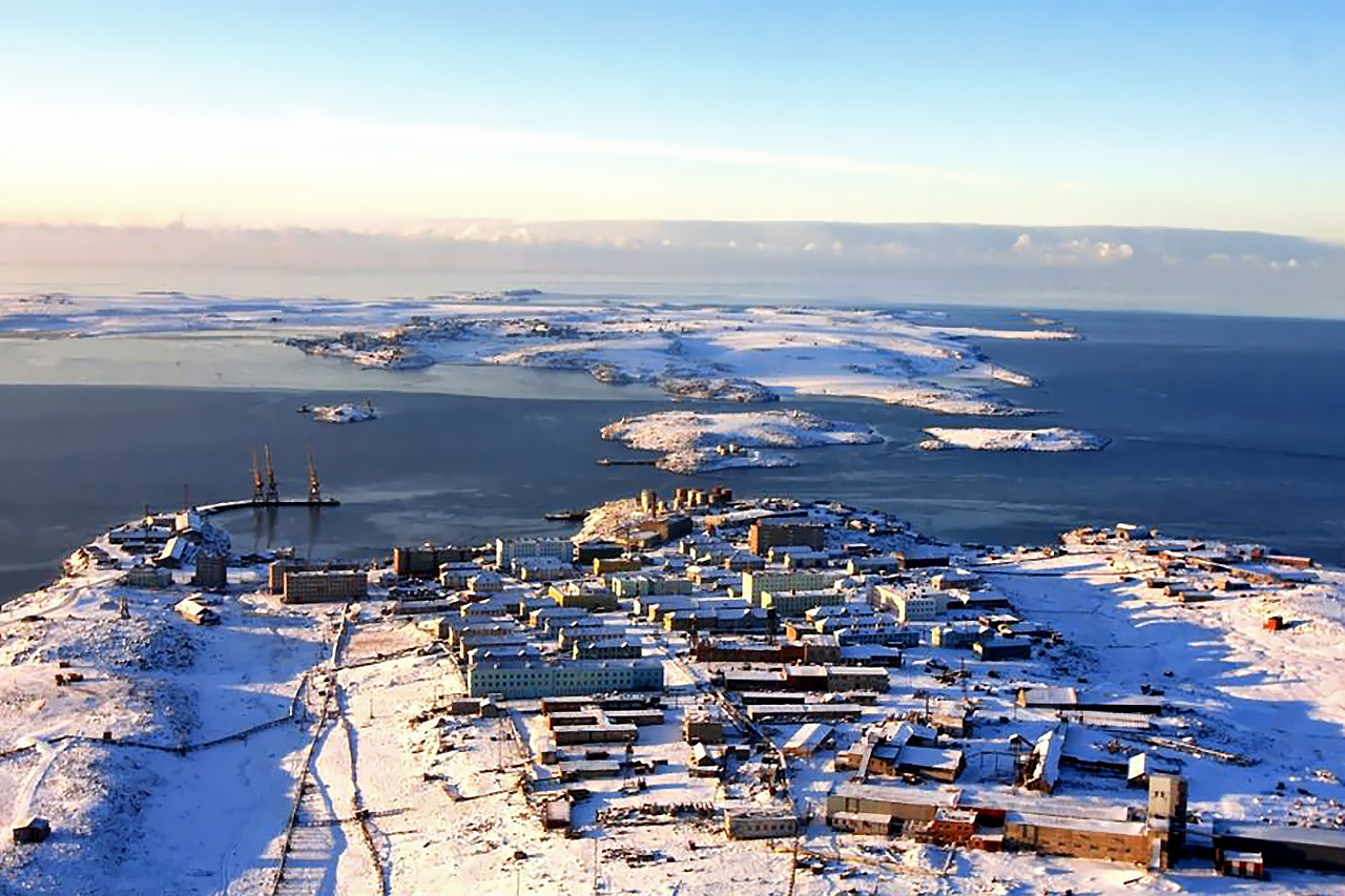 Вид на поселок Диксон с высоты