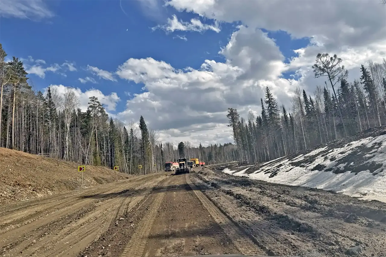 Дорогу уже начали активно приводить в порядок
