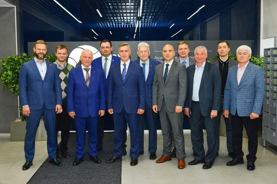 Депутаты ЗС посетили электрохимический завод в Лесосибирске