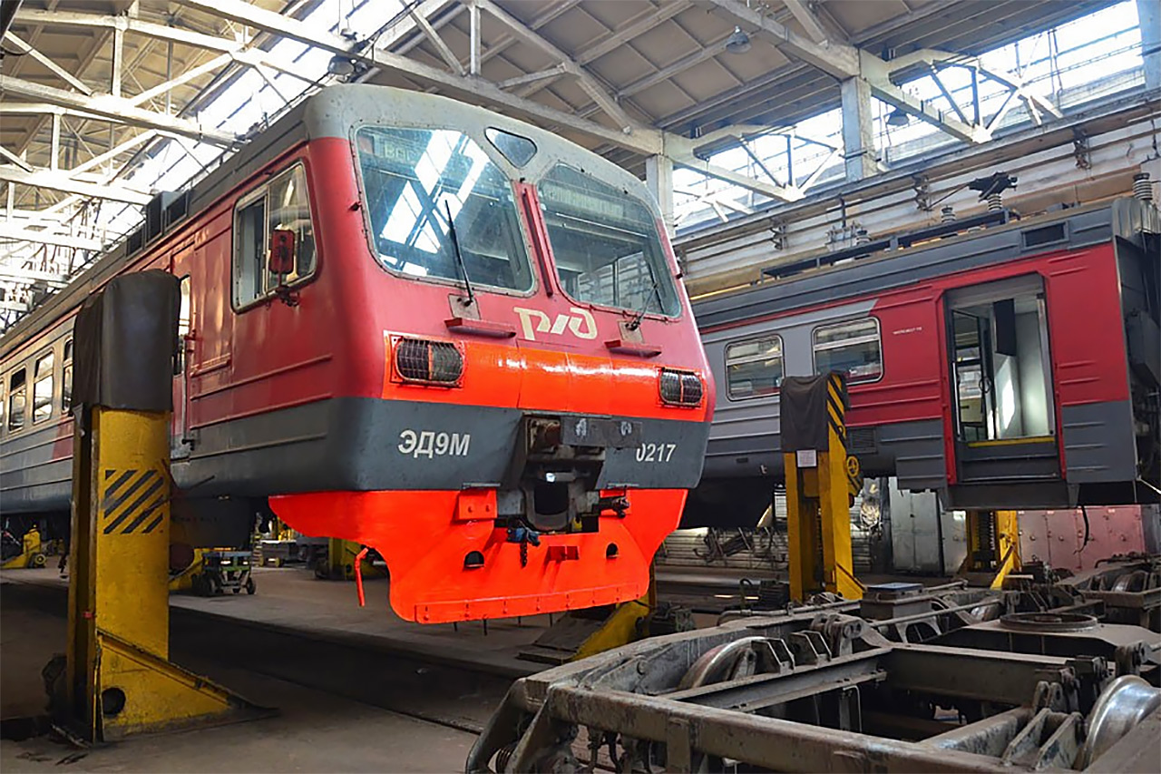 Ремонт  электрички на Красноярском ЭВРЗ