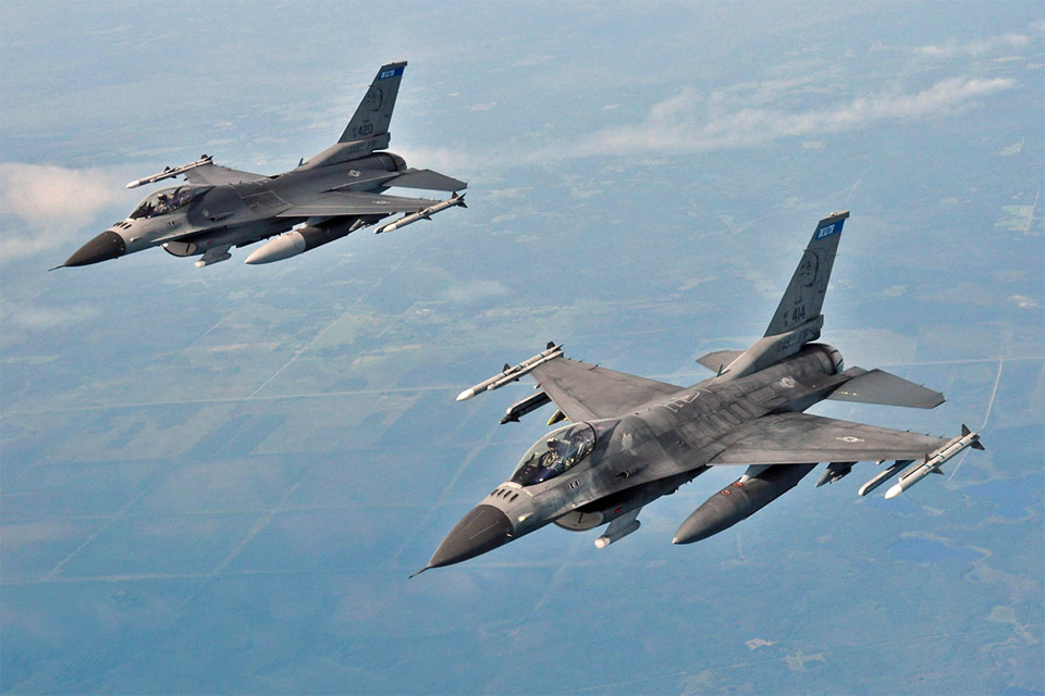 Истребители США F-16