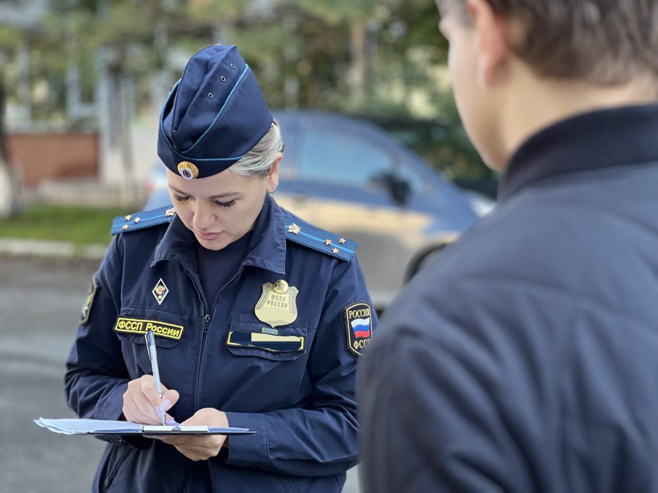 Приставы выписывают штраф