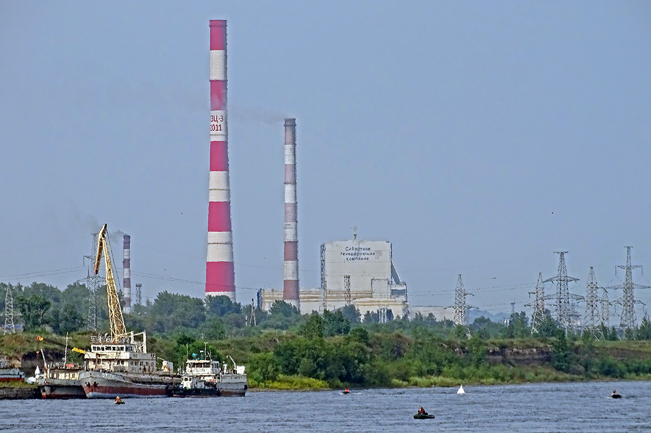 Вид на Красноярскую ТЭЦ-3 с Енисея