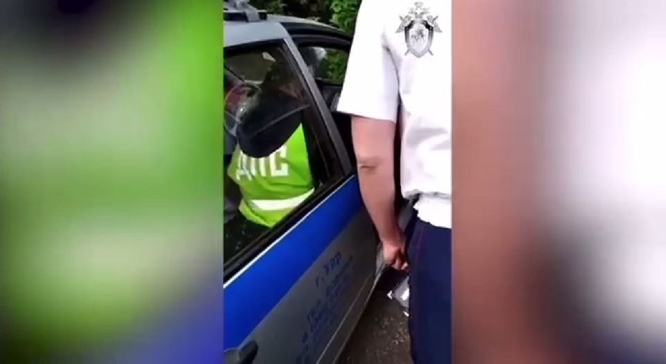 задержание полицейского за взяткой