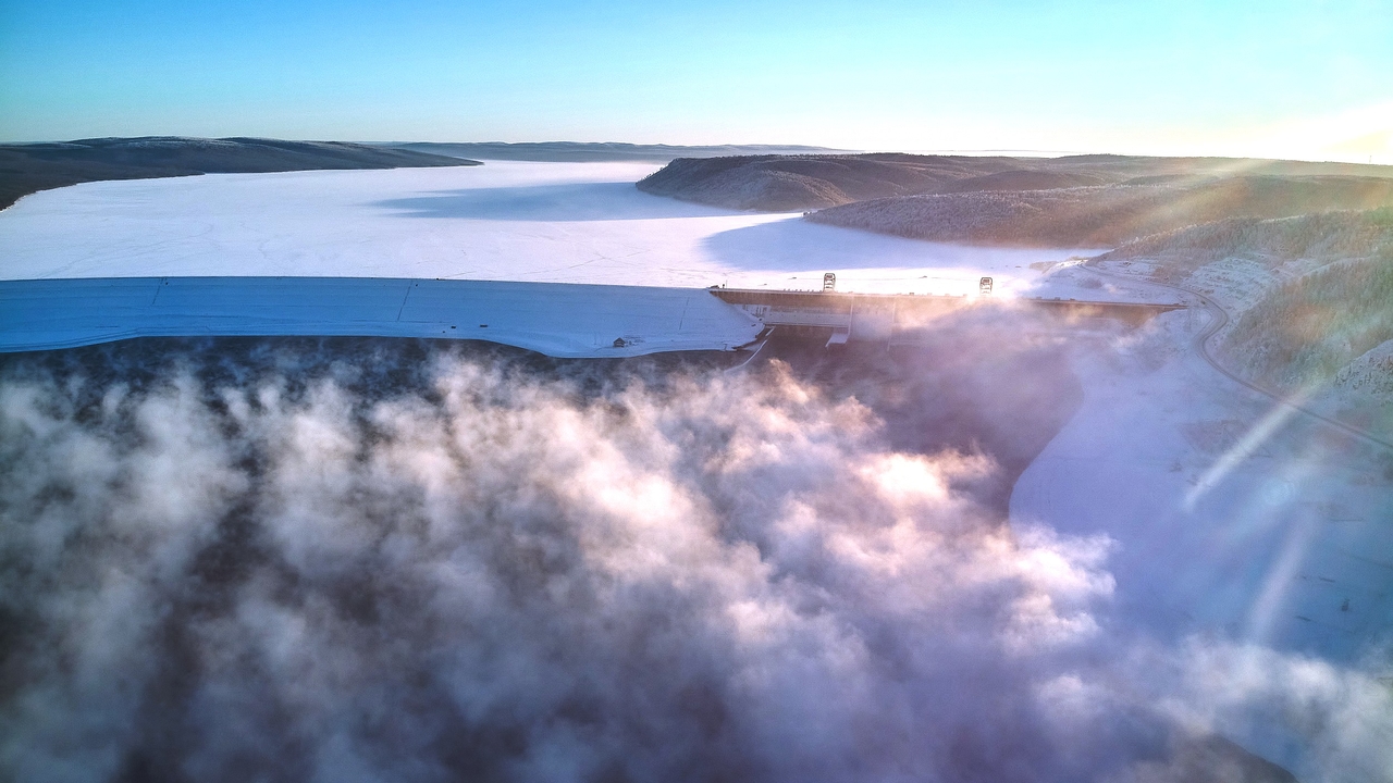 Богучанская ГЭС стабильно работает в условиях аномальных холодов