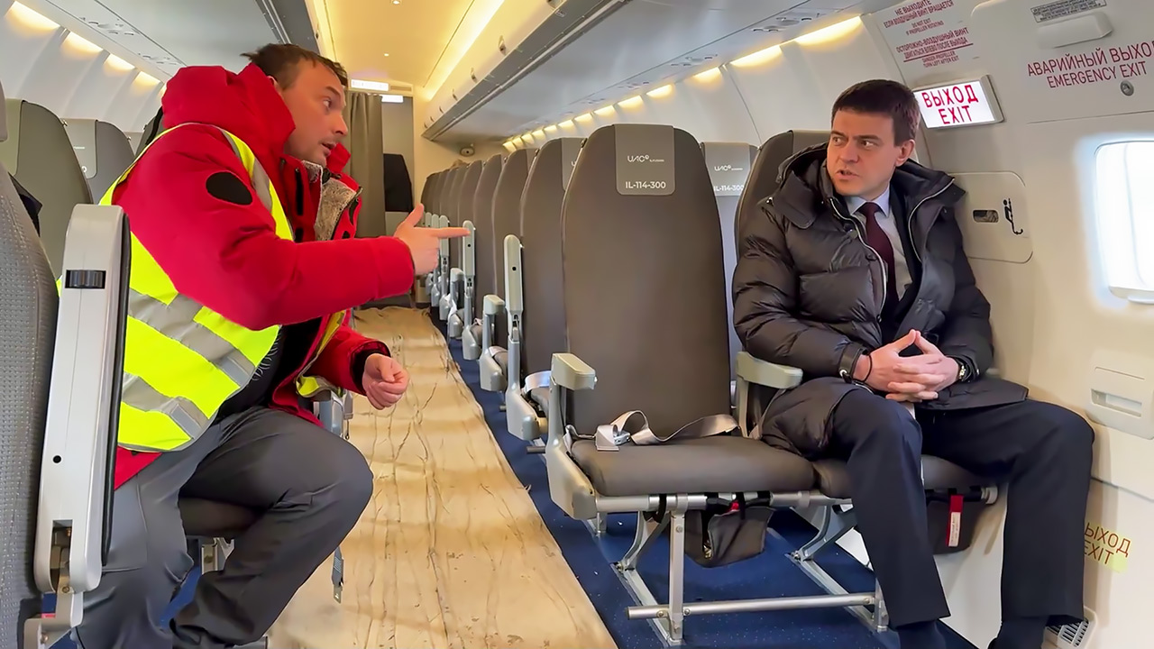 Михаил Котюков в салоне Ио-144-300