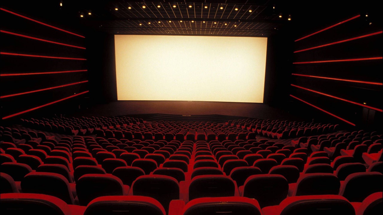 Зал современного кинотеатра
