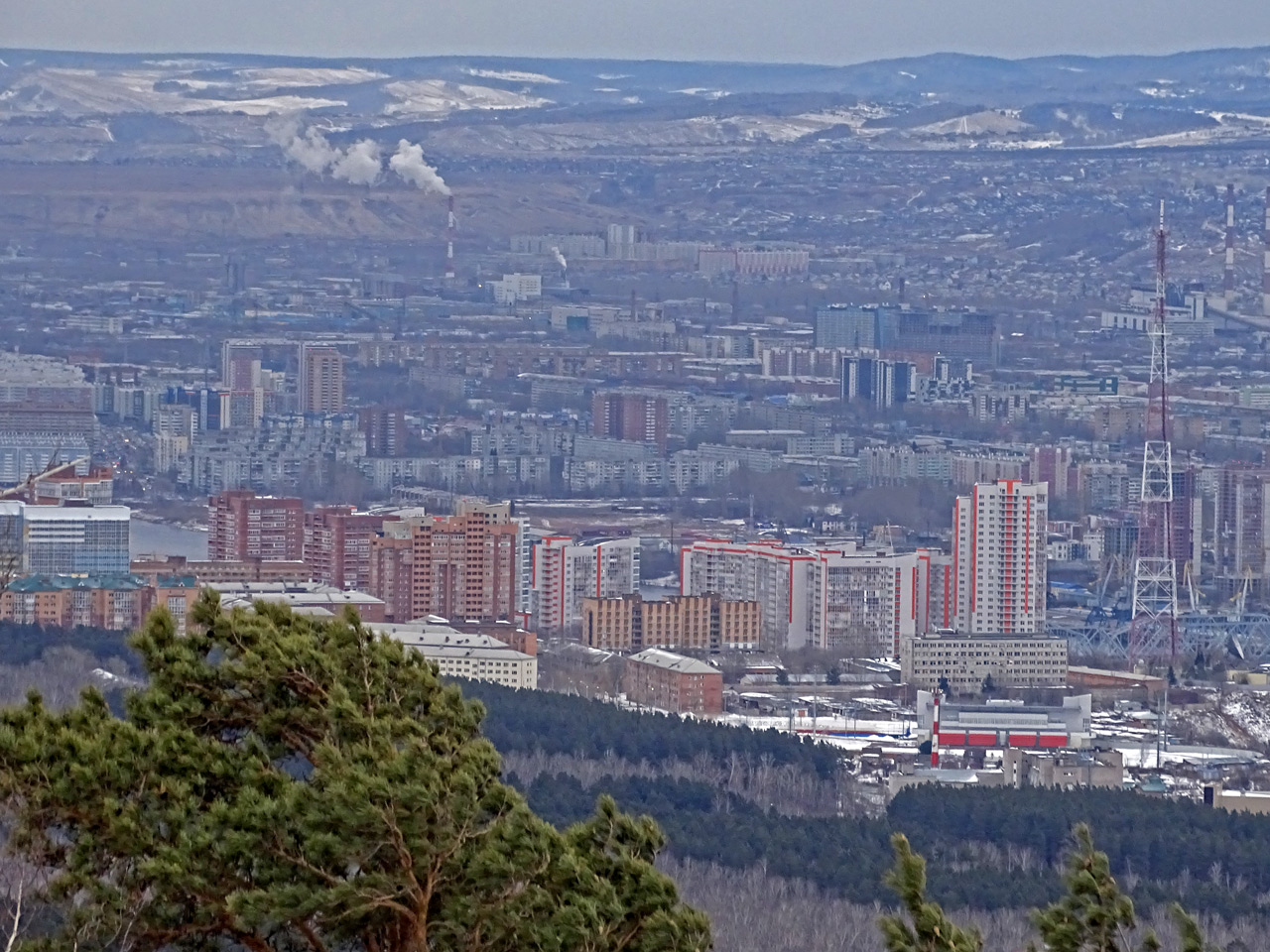 Вид на Красноярск сверху с Николаевской сопки