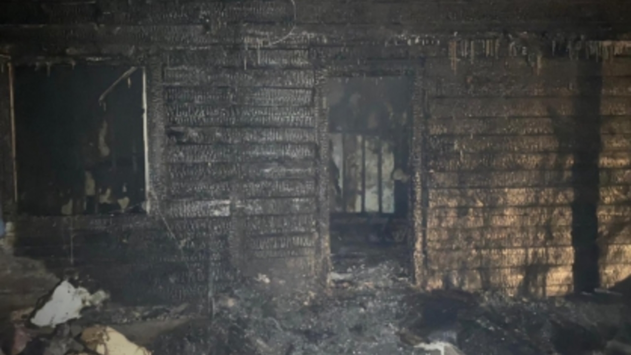 2 жителя села в Красноярском крае сгорели в собственном доме