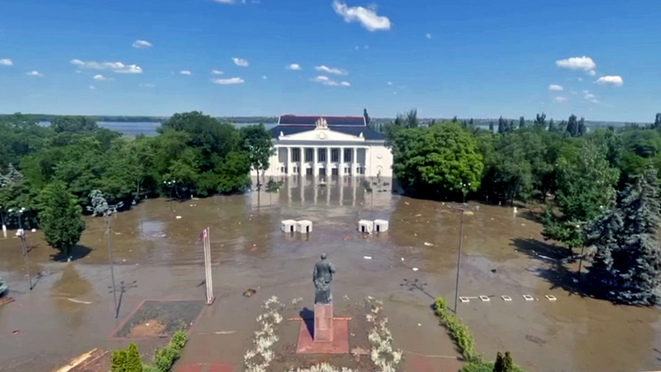 Затопленная главная площадь Новой Каховки