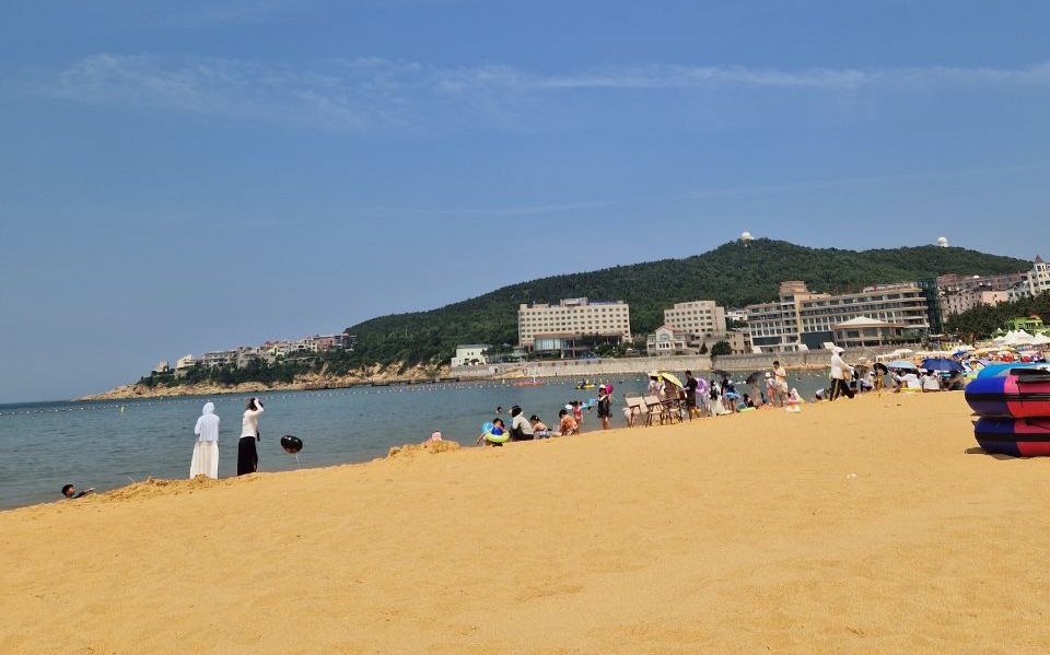 пляж летом в Китае, заграничный туризм, заграничный отпуск, экзотическая страна