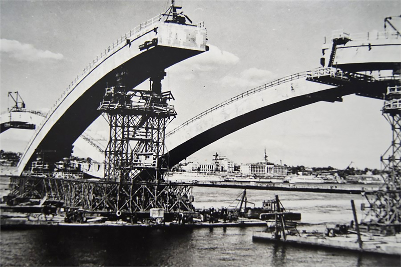 Коммунальный мост Красноярска - монтаж сводов