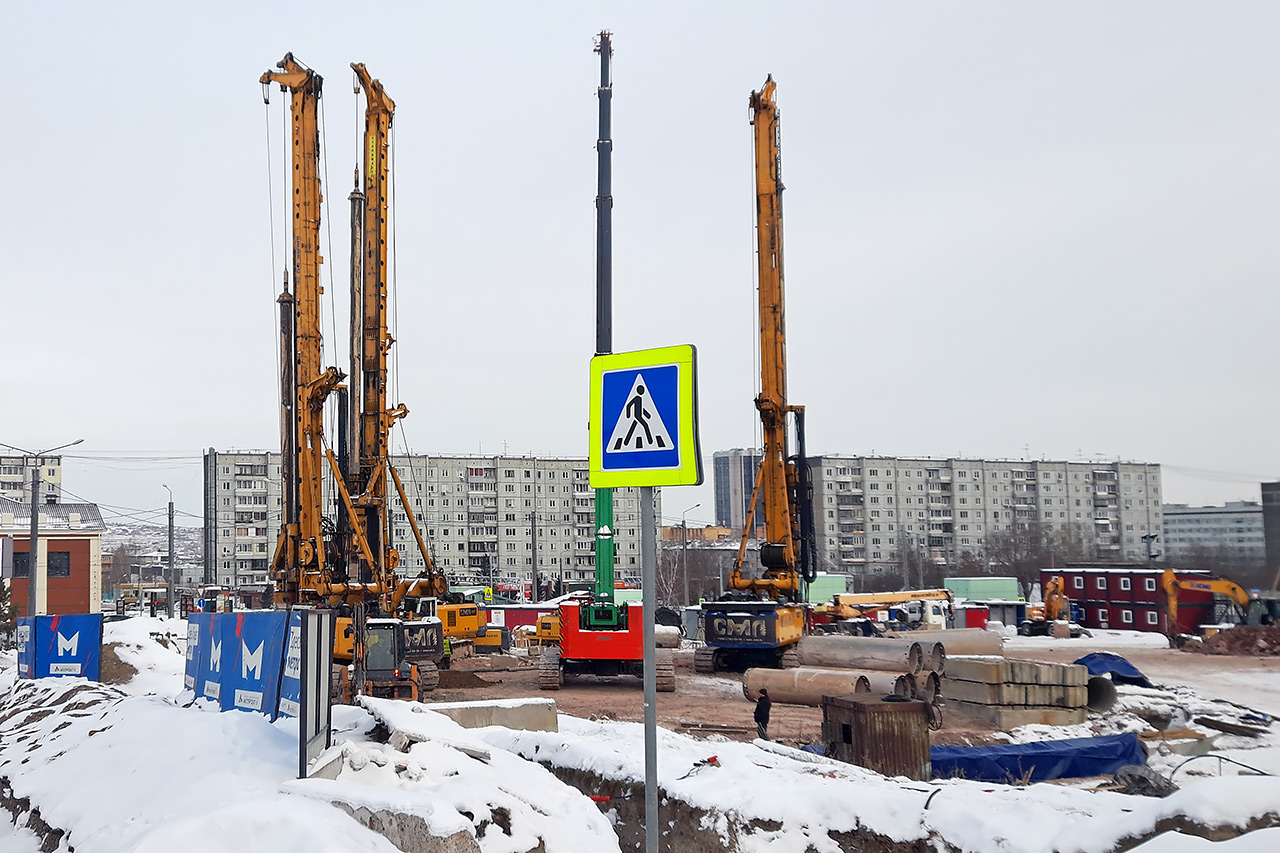 Стройка демонтажного котлована метро на Копылова