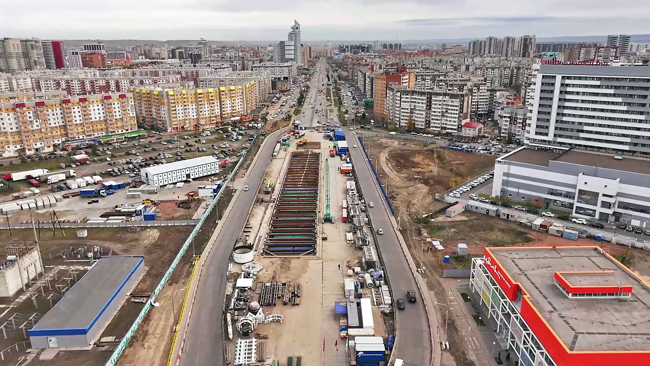 Вид на строительство метро станция Улица Шахтеров в Красноярске на ул. Молокова