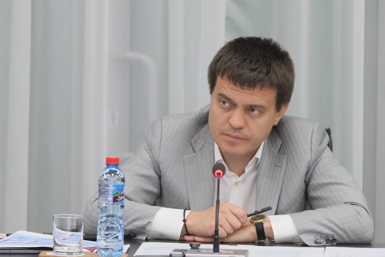 Михаил Котюков заявил, что все связано с мерами безопасности. Но не дал подробностей