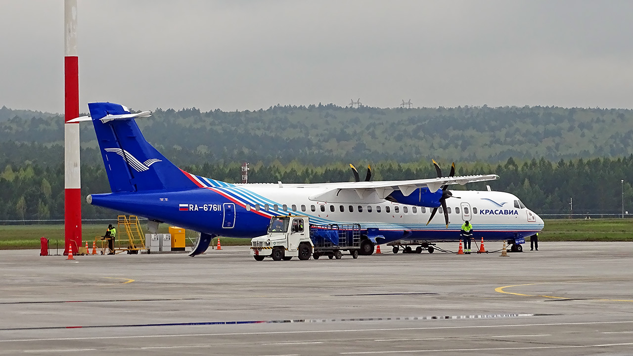 ATR-72 авиакомпании Красавиа в аэропорту Красноярска