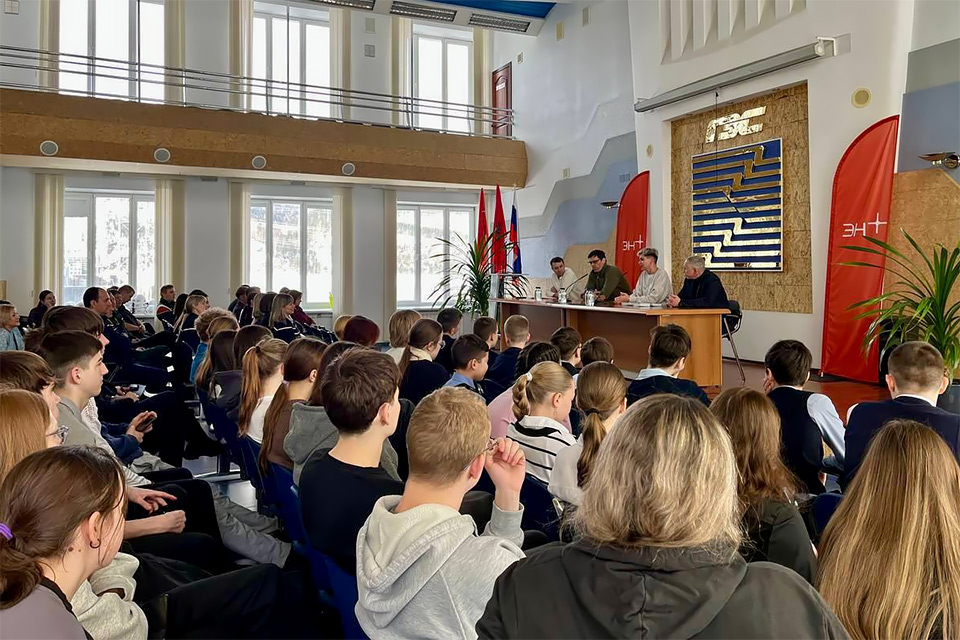 Красноярская ГЭС организовала встречу с олимпийским чемпионом 