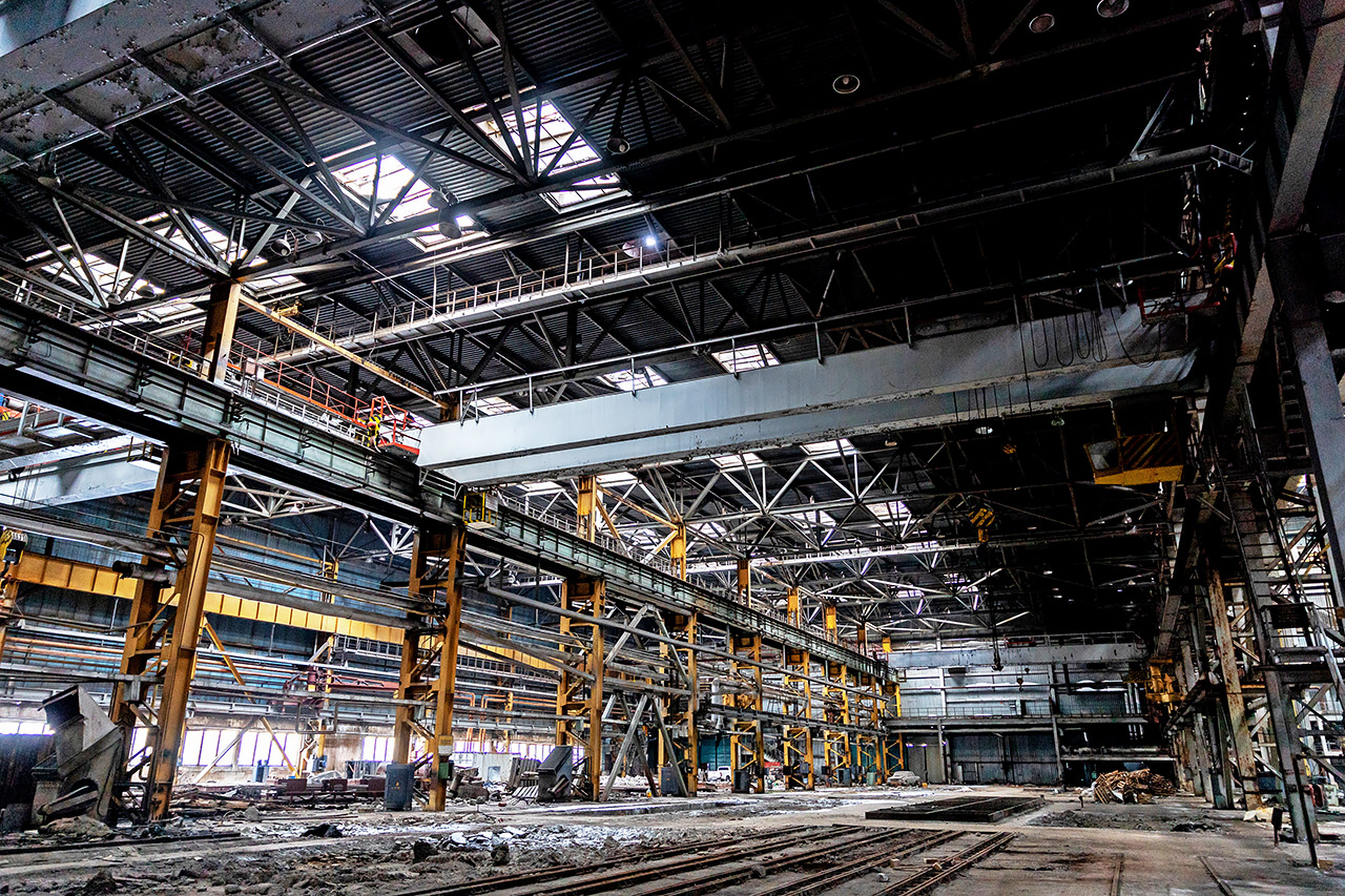 Огромные сохранившиеся корпуса Крастяжмаша изнутри