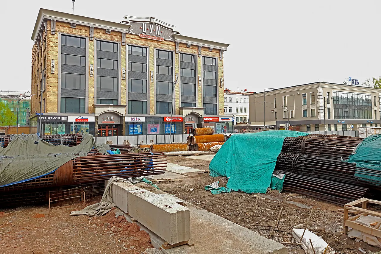 Площадка притоннельных сооружений метротрама у ЦУМа Красноярска
