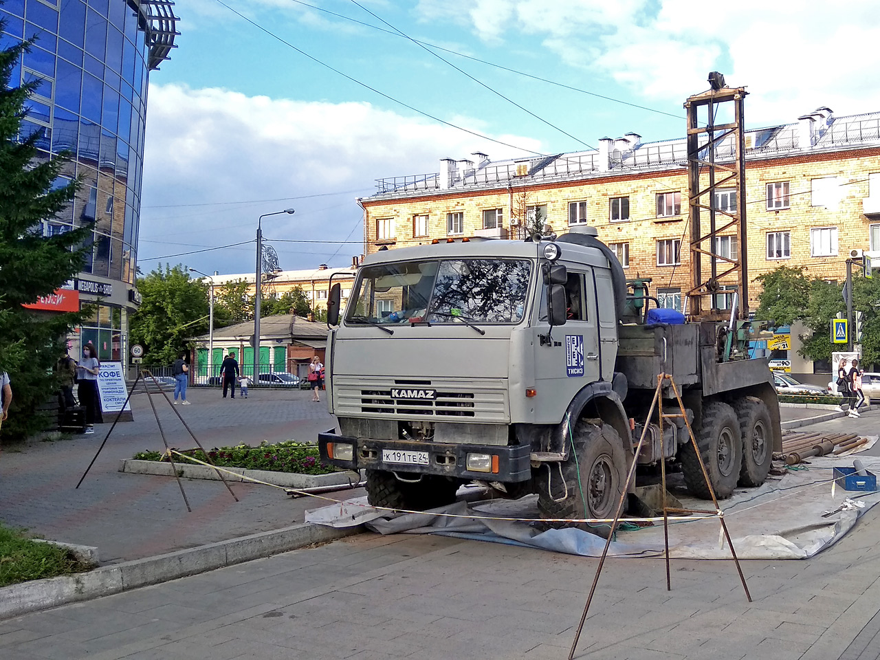 Буровая машина установка в Красноярске на проспекте Мира