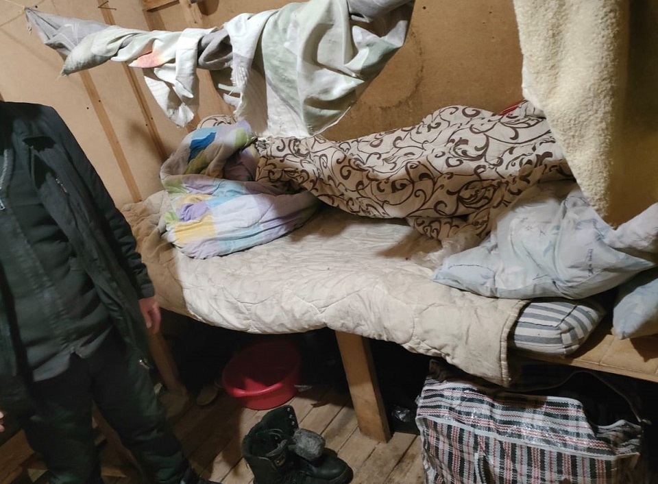 Пятерых нелегальных мигрантов отправили из Красноярского края на родину