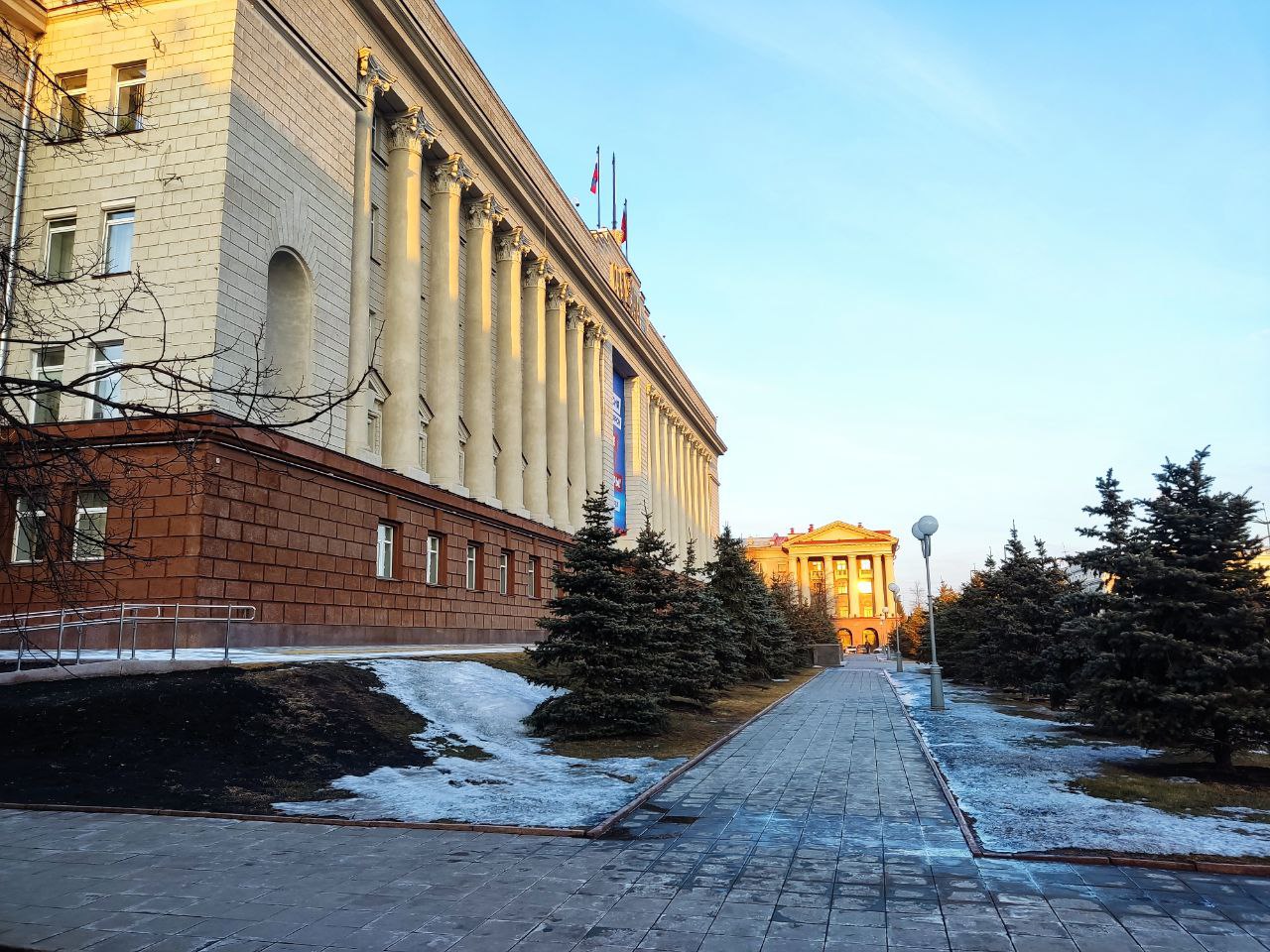 В правительстве Красноярского края провели серию назначений и увольнений